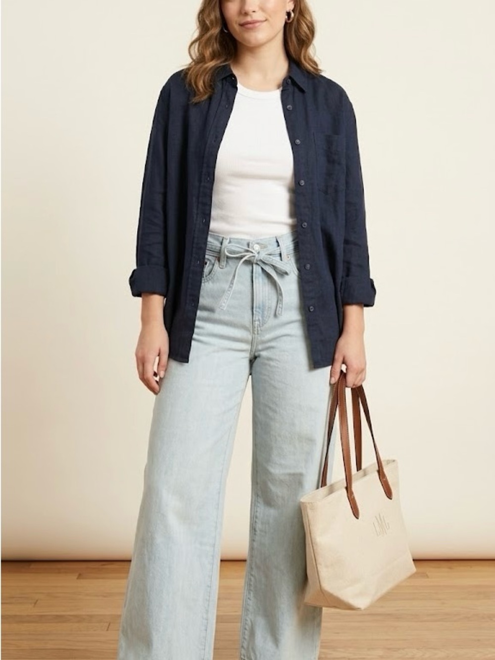 Light Wash Tie-Waist Women’s Levi Jeans - Picture 2 of 8